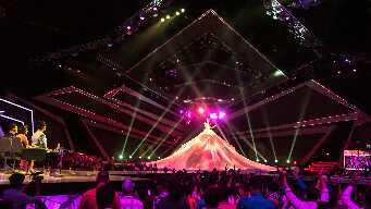 Featuring Live Instruments