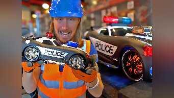 Handyman Hal builds a Police Car at Ridemakerz | RC Car for kids | Remote Police Car Racing