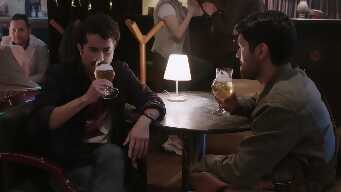 De brutas nada - El beso