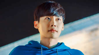 W: Two Worlds Apart EP 1