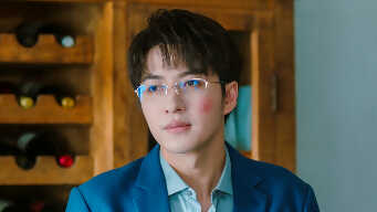 The Girl Who Sees Smells EP 18