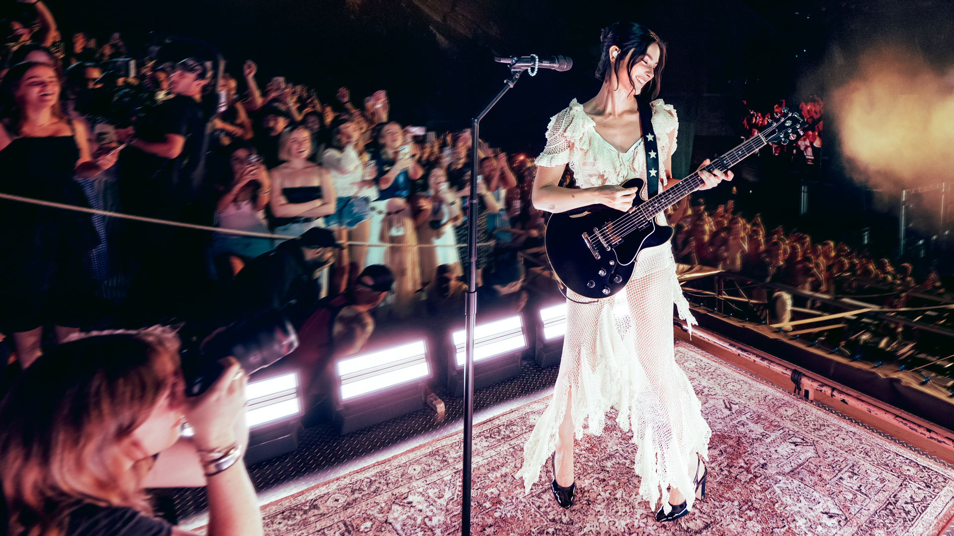 Apple Music Live: Gracie Abrams