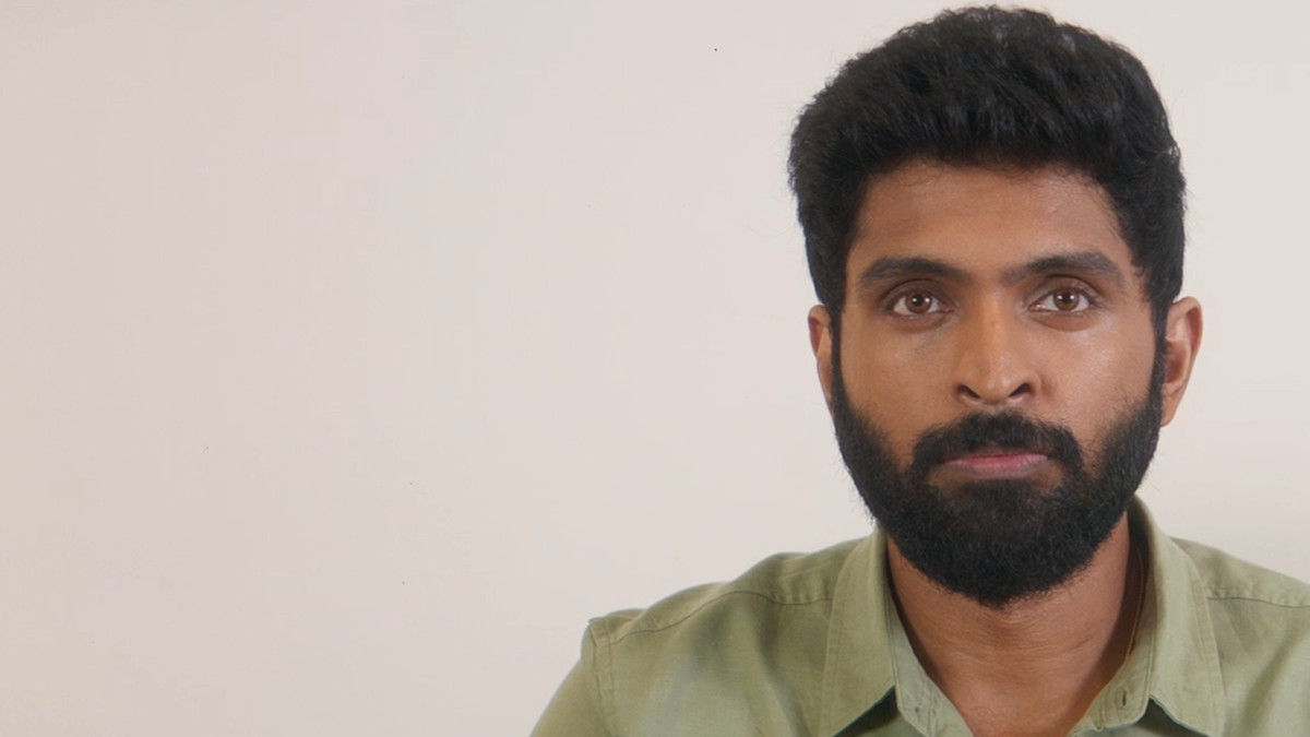 Paayum Oli Nee Yenakku